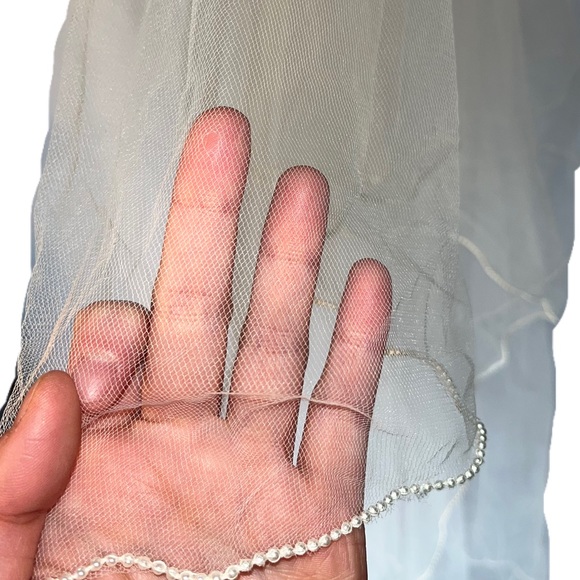 Wedding Vail tulle with pearl seam with comb - Picture 6 of 8